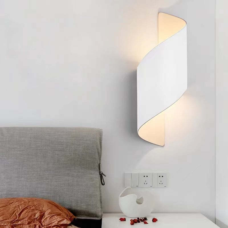 Skanto | Moderne Spiral LED Vegglampe – TwistLight