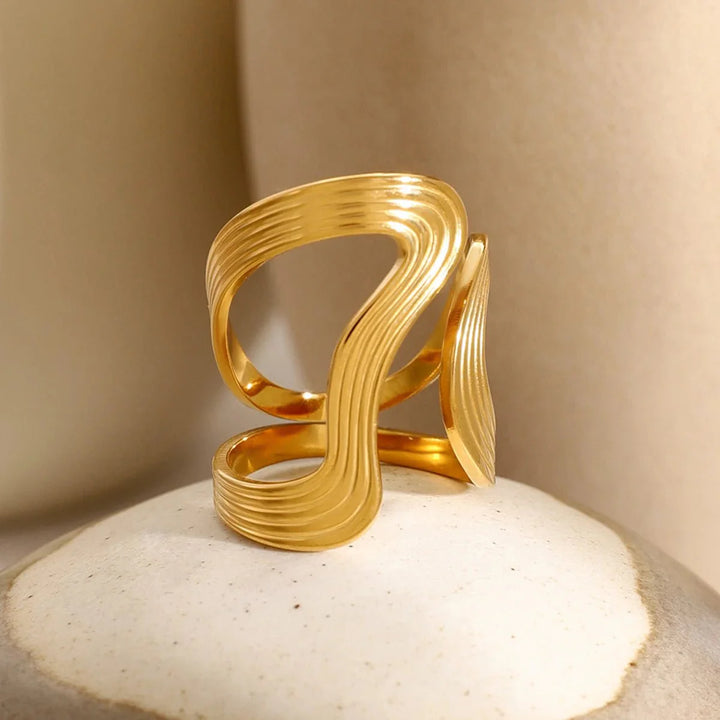 Skanto | Modern Spiral Teksturert Ring
