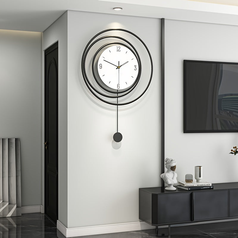 Skanto | Moderne klokke med metallfinish