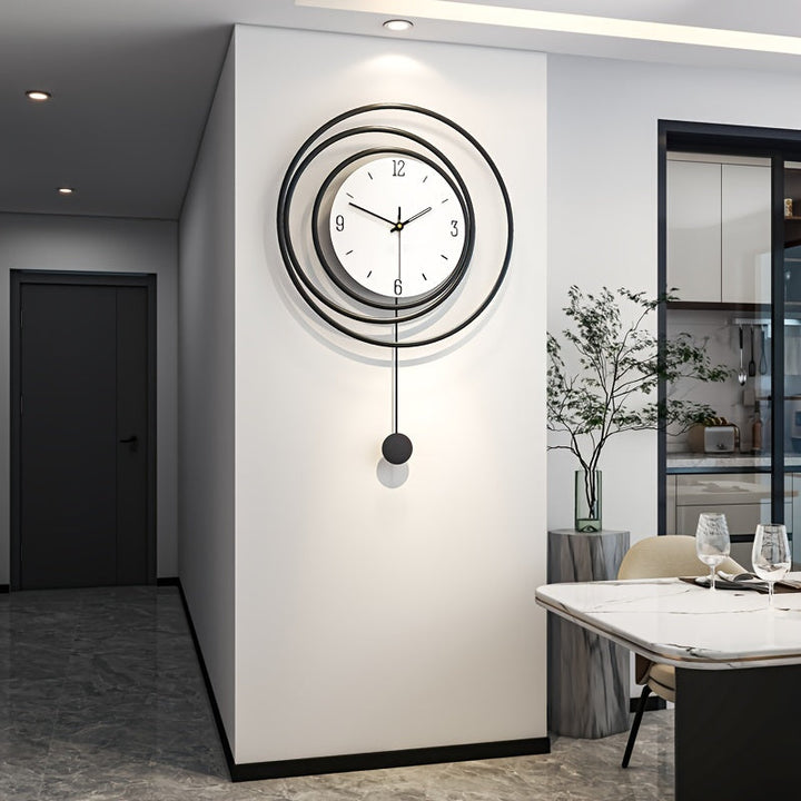 Skanto | Moderne klokke med metallfinish