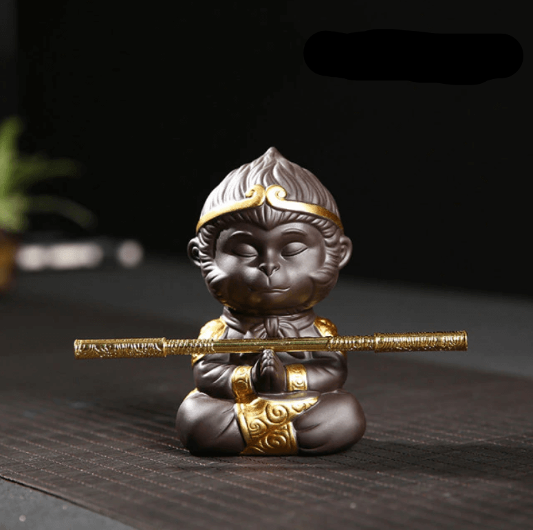 Skanto | Monkey King i Meditasjon Dekorativ Statue med Karakter