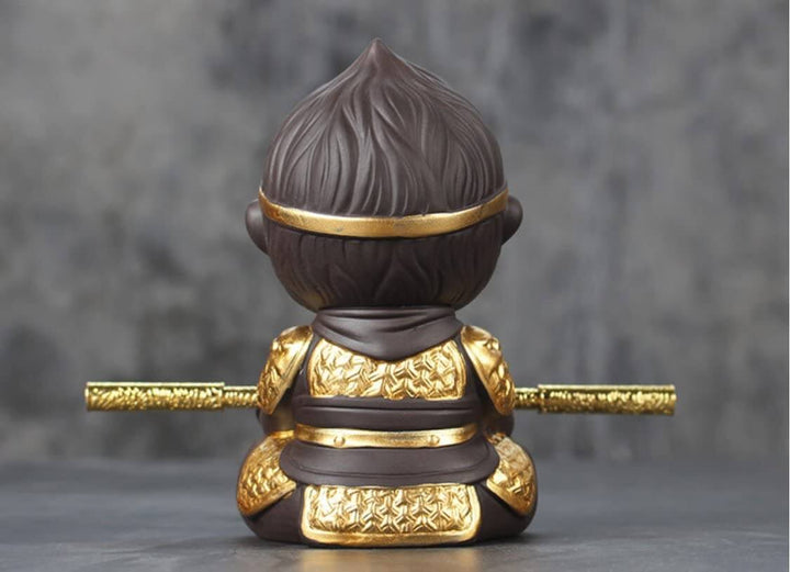 Skanto | Monkey King i Meditasjon Dekorativ Statue med Karakter