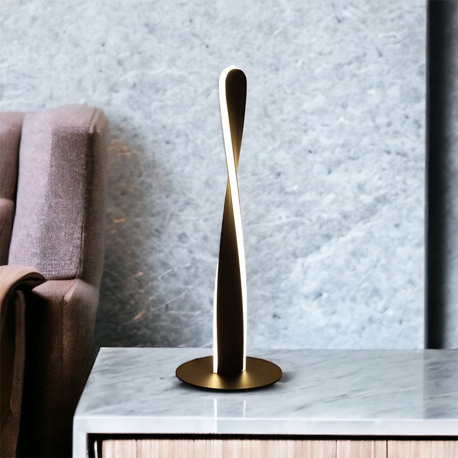 Skanto | DimLume – Aluminium Skrivebordslampe med Fleksibel Dimmingsfunksjon