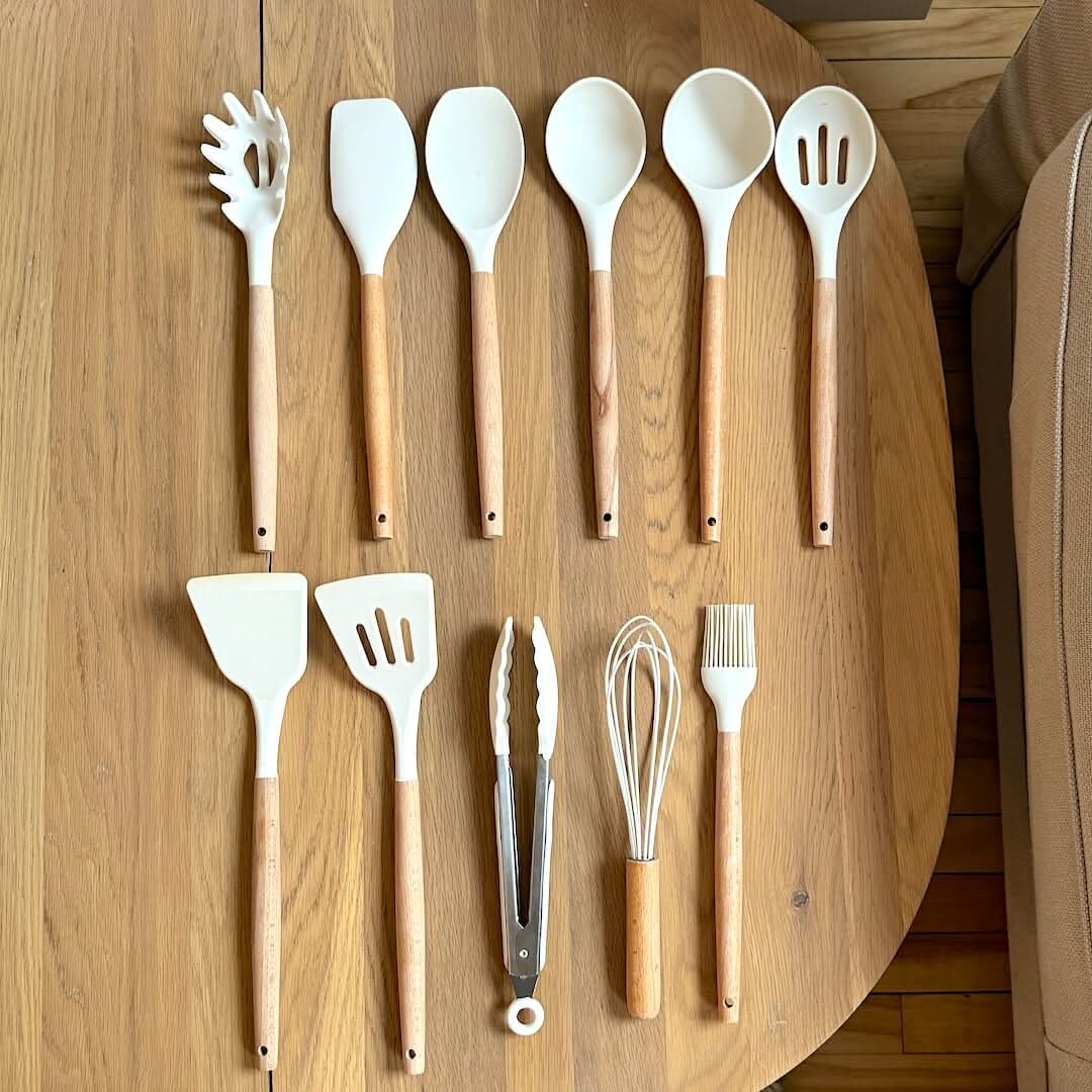 Ungiftiges, BPA-freies Silikon-Kochgeschirr-Set mit Holzgriffen Lattea