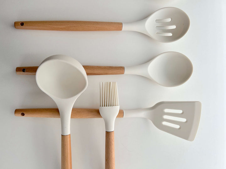 Ungiftiges, BPA-freies Silikon-Kochgeschirr-Set mit Holzgriffen Lattea