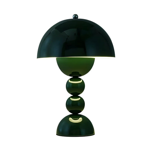 Skanto | Moderne Bordlampe i Skandinavisk Design med Gull Detaljer
