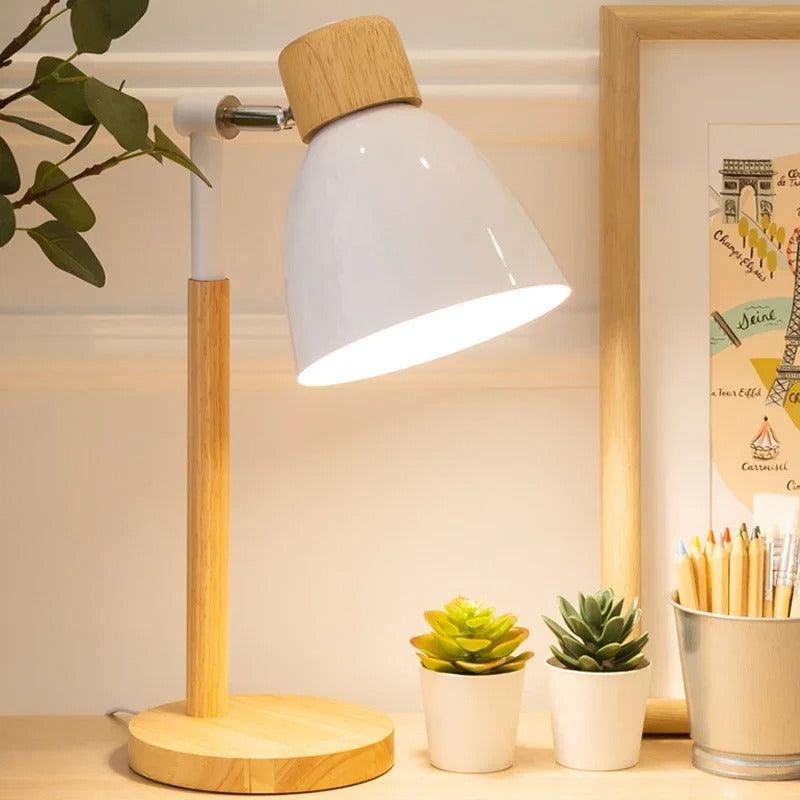 Skanto | Nordisk Bordlampe | Tre, Jern