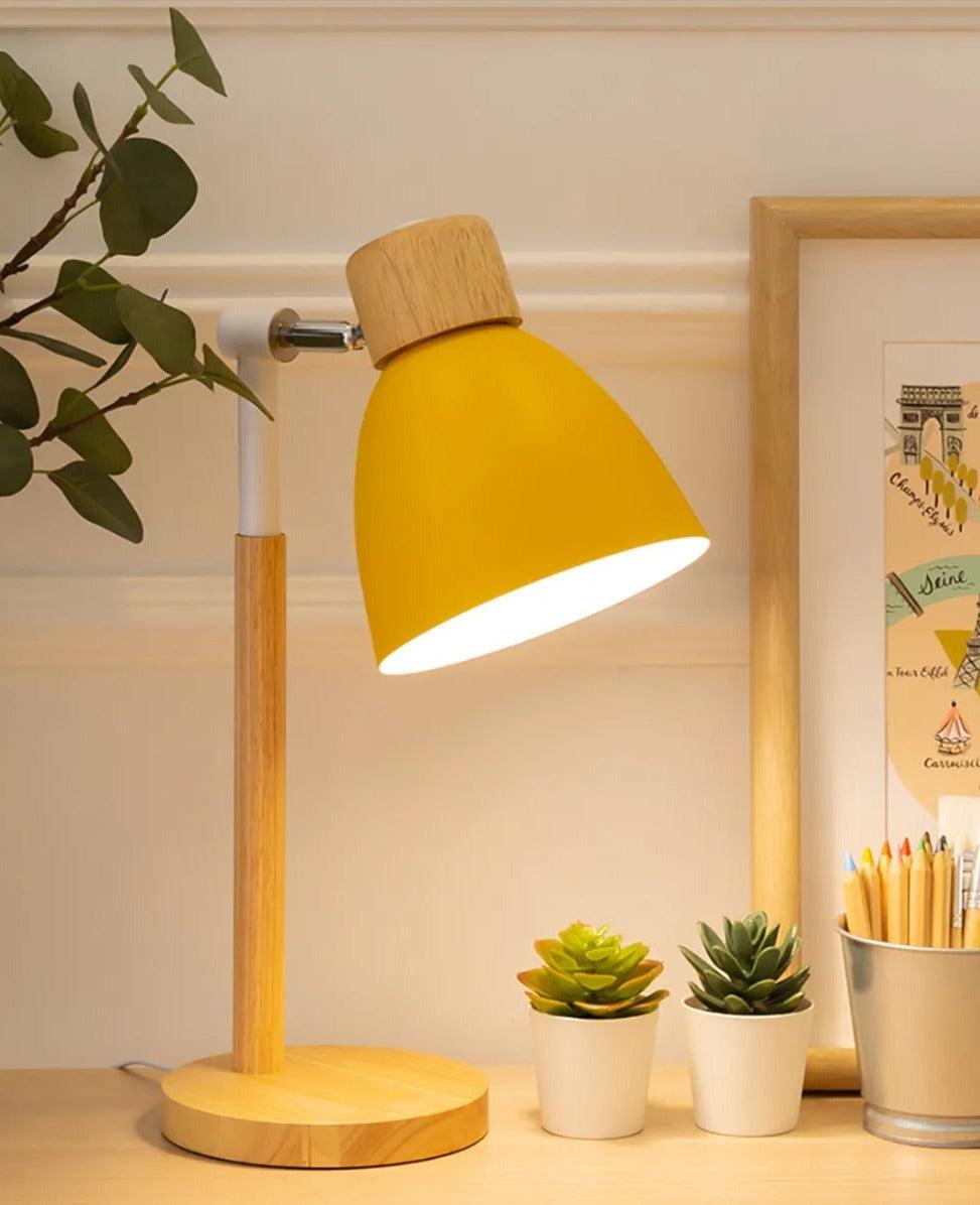 Skanto | Nordisk Bordlampe | Tre, Jern