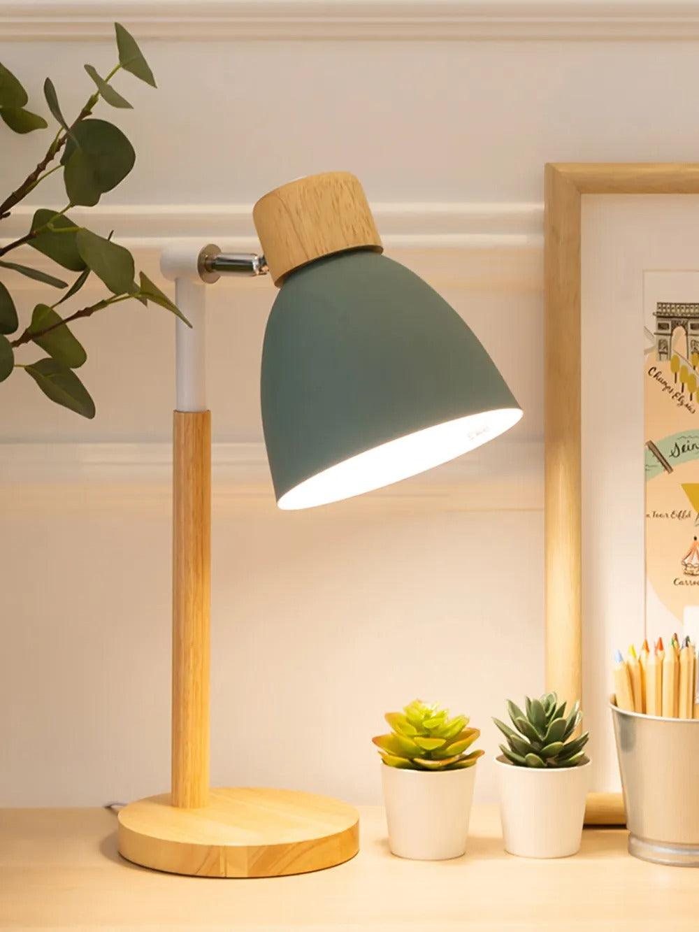 Skanto | Nordisk Bordlampe | Tre, Jern