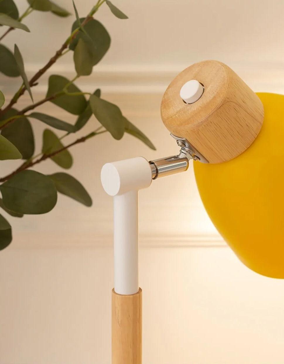Skanto | Nordisk Bordlampe | Tre, Jern