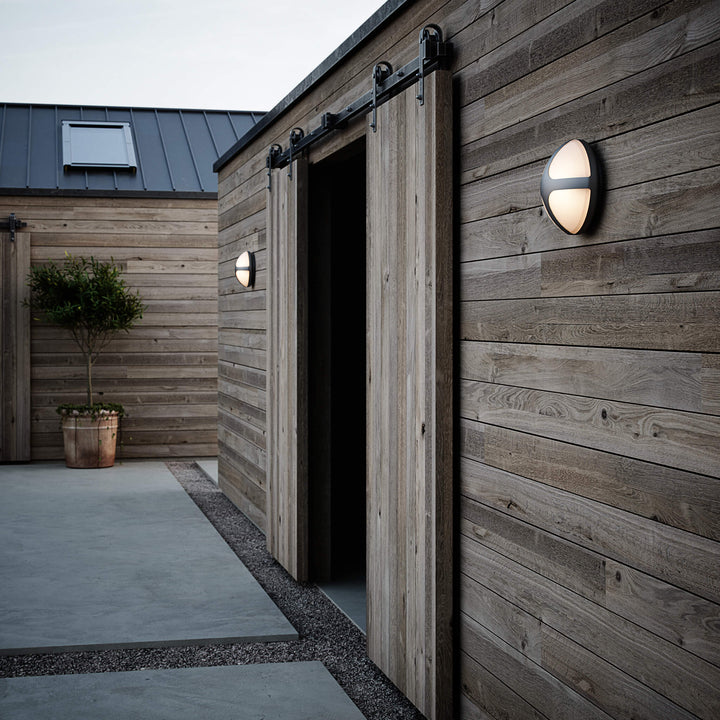 Skanto | Stilig utendørs vegglampe med geometrisk aksent