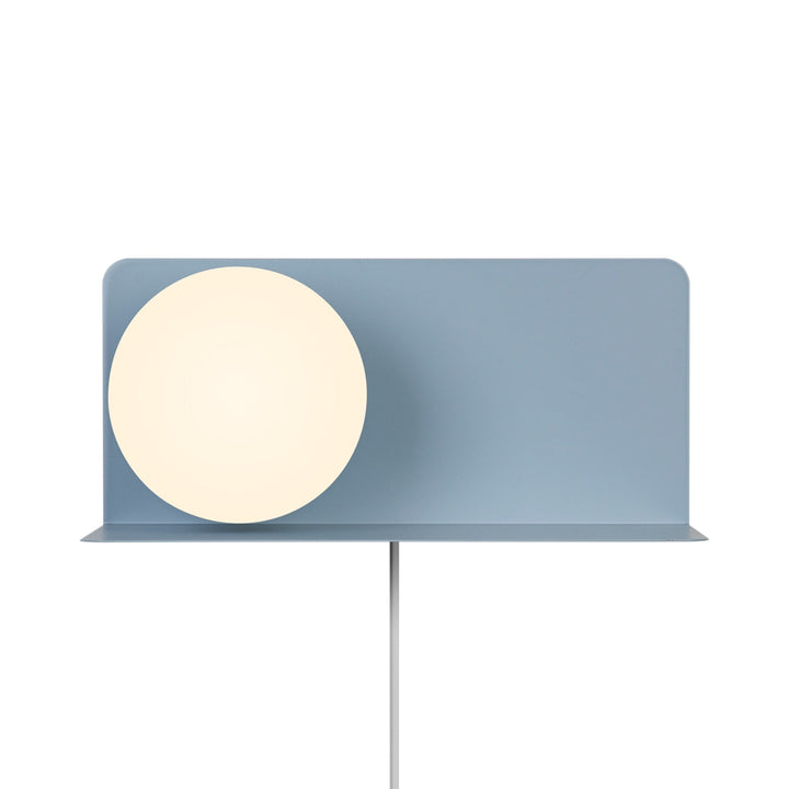 Skanto | Vegglampe med funksjonell hylle for moderne interiør