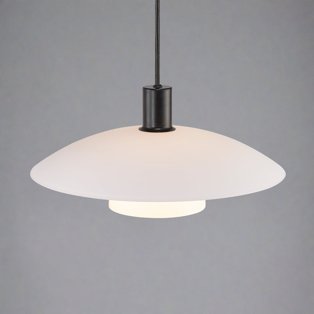 Ezri Pendellampe Klassisk Skandinavisk Design | Skanto