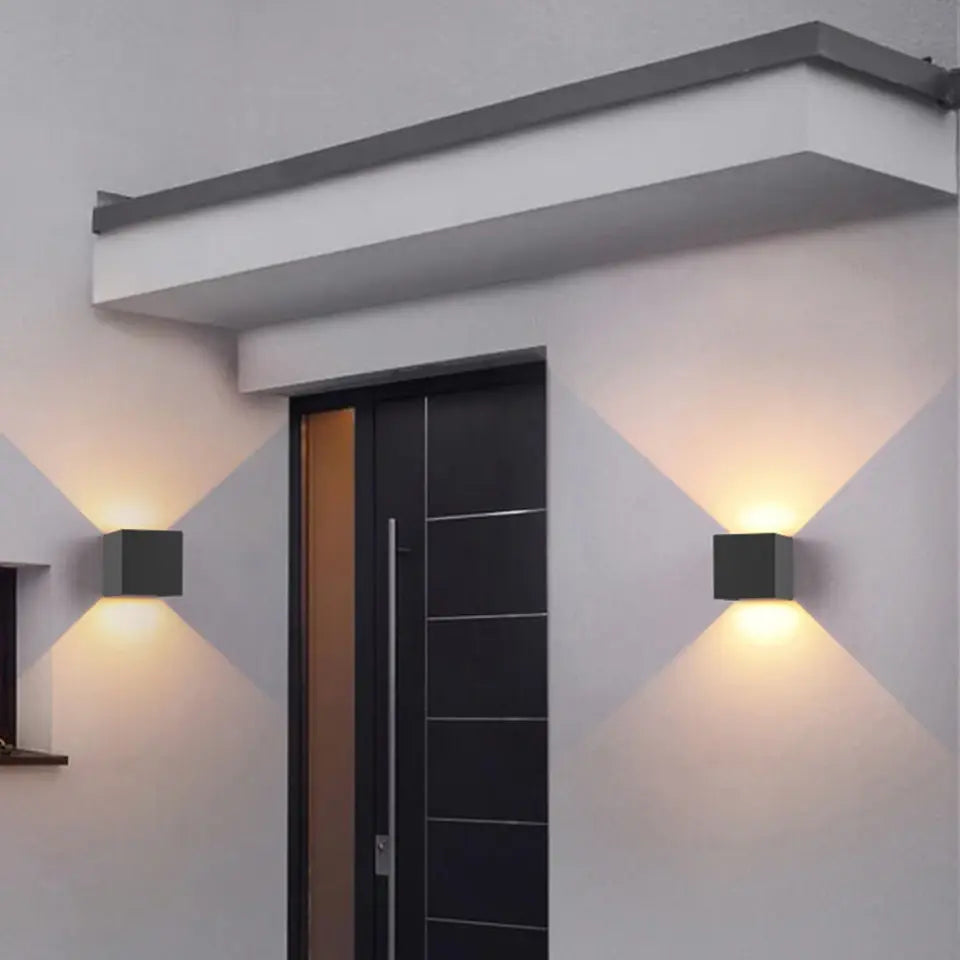 Oppladbar vegglampe med sensor