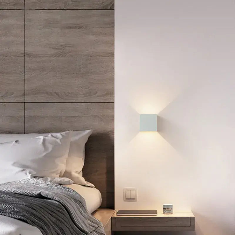 Skanto | Oppladbar vegglampe med sensor
