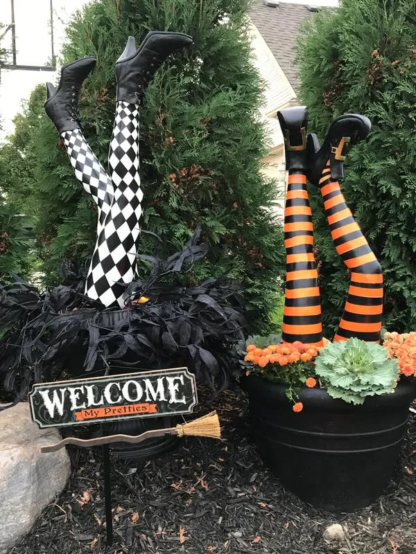 Skanto | Witch Leg Stakes, Set Of Two Yard Halloween Decoration
