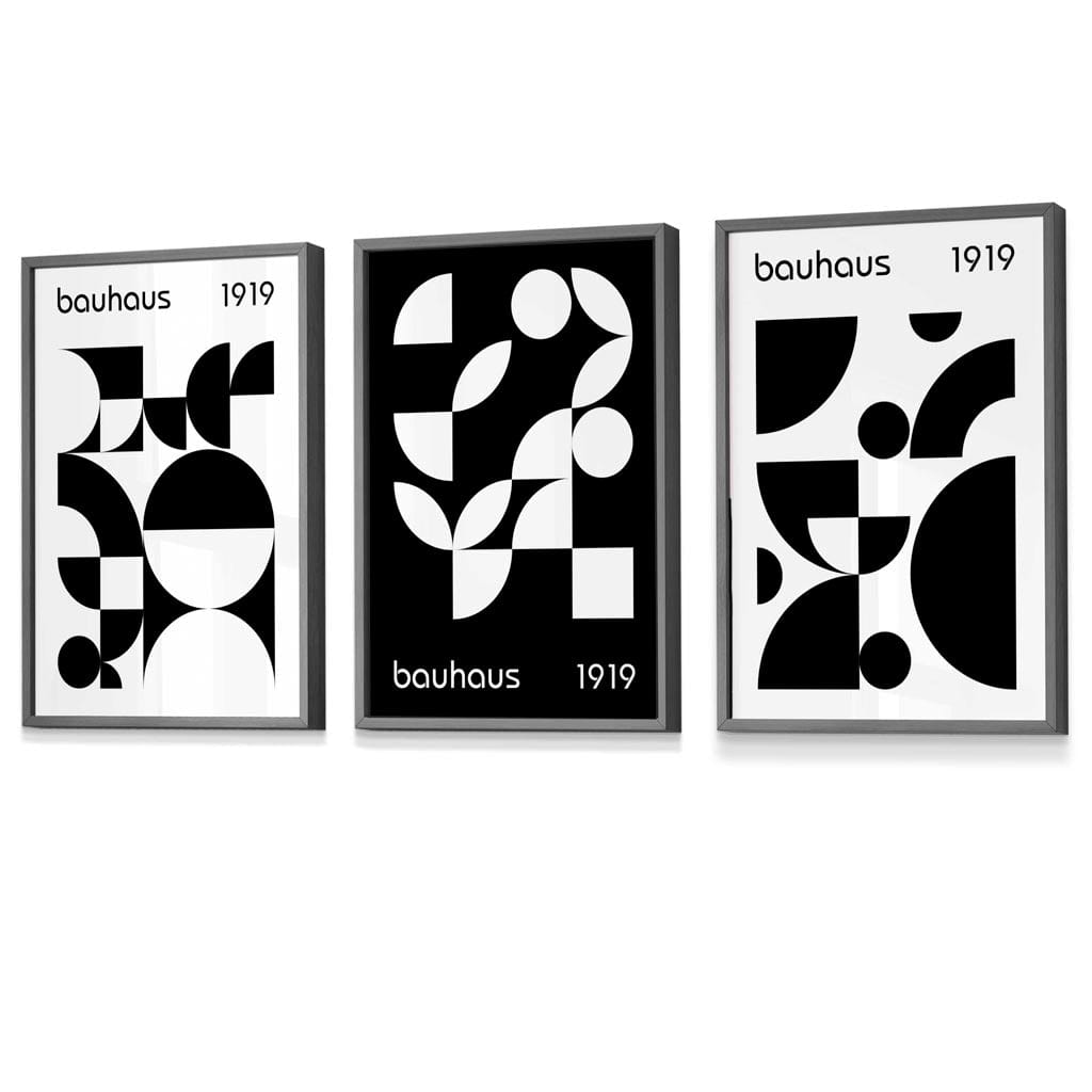 Grafiske, geometriske svart-hvitt-trykk i Bauhaus-stil, 3 innrammede kunsttrykk