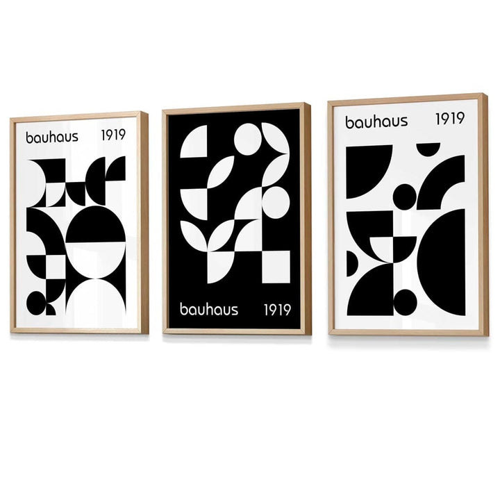 Grafiske, geometriske svart-hvitt-trykk i Bauhaus-stil, 3 innrammede kunsttrykk