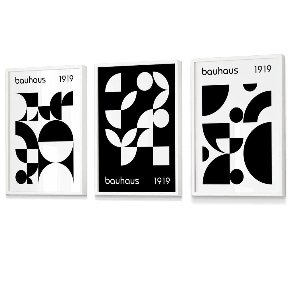 Grafiske, geometriske svart-hvitt-trykk i Bauhaus-stil, 3 innrammede kunsttrykk