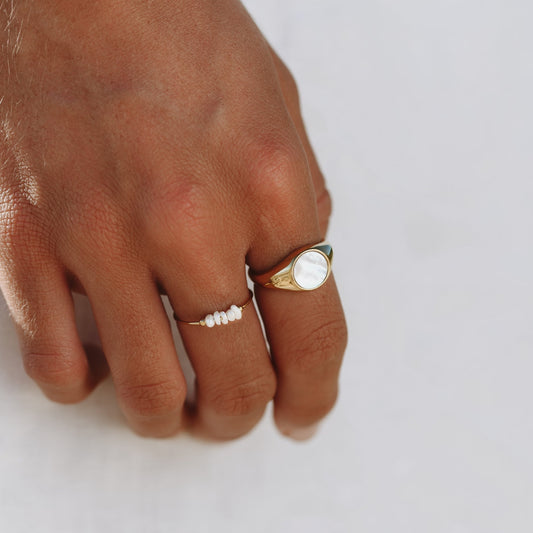 Chic Isolde Mini Pearl Ring - Hev stilen din!