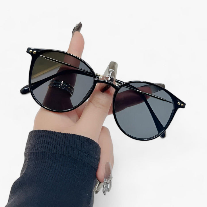 Luxury Women's Round Frame Sunglasses - Liora | Skanto