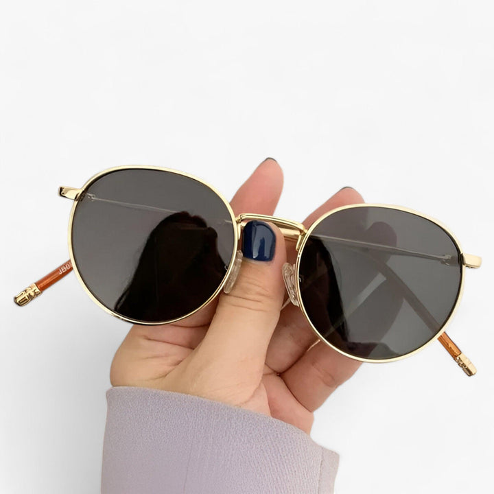 Unisex designer sunglasses with round lenses - Nova | Skanto