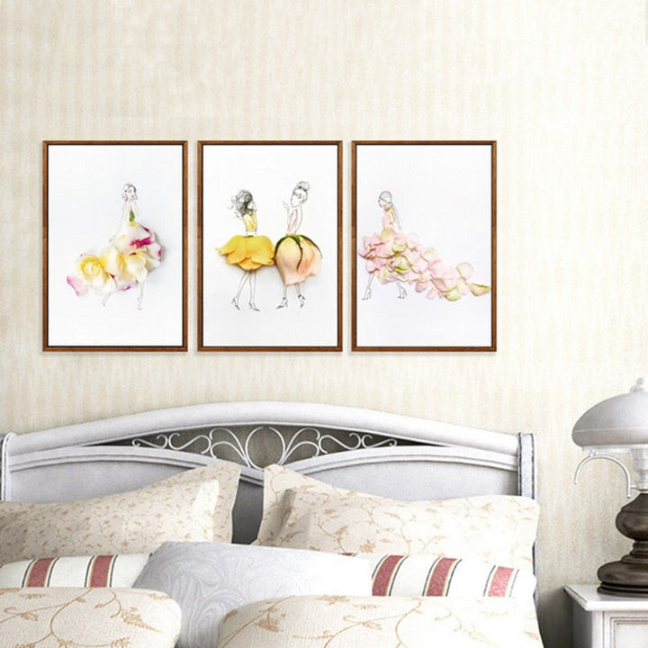 Rose petal dress – Canvas print