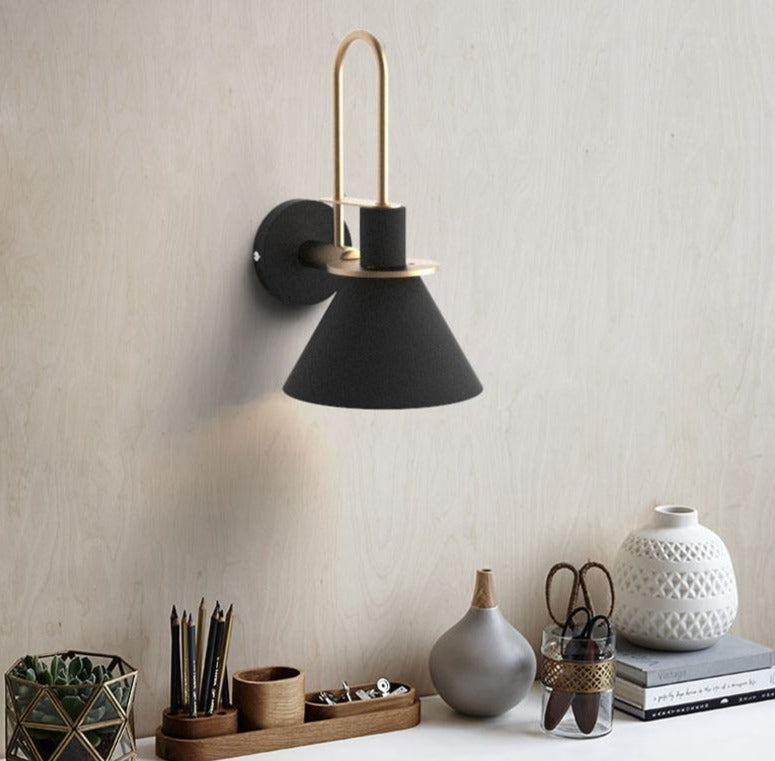 Salena - Moderne Vegglampe | Skanto