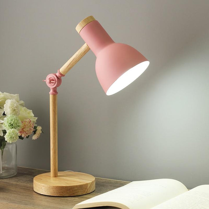 Skanto | LuminoShade – Moderne skrivebordslampe laget av tre i skandinavisk stil