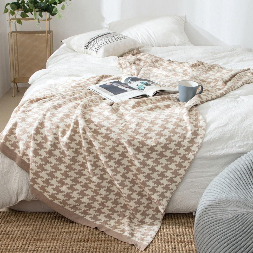 Skanto | PlaidLuxe Houndstooth Kasteteppe | Rutete Design | Myk & Koselig | Ulike Størrelser