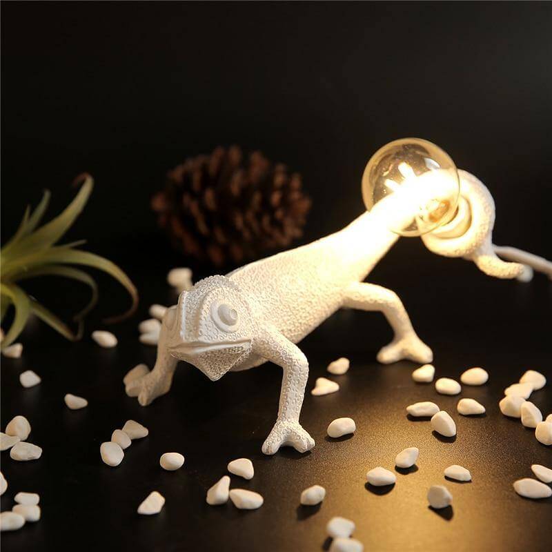 Nordic Modern Chameleon Lizard Desk Light | Skanto