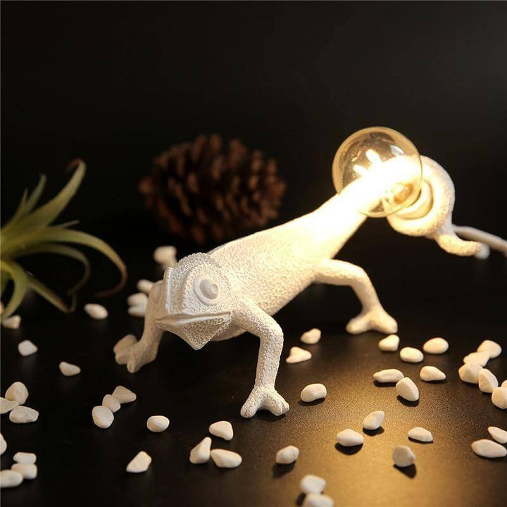 Nordic Modern Chameleon Lizard Desk Light | Skanto