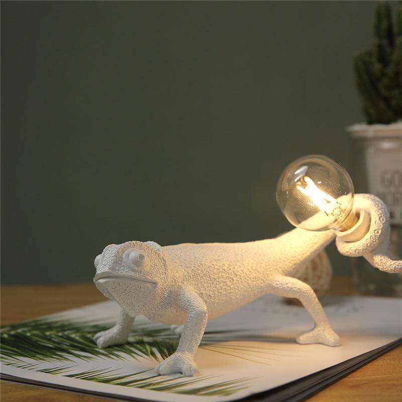 Nordic Modern Chameleon Cheetah Desk Lamp | Skanto