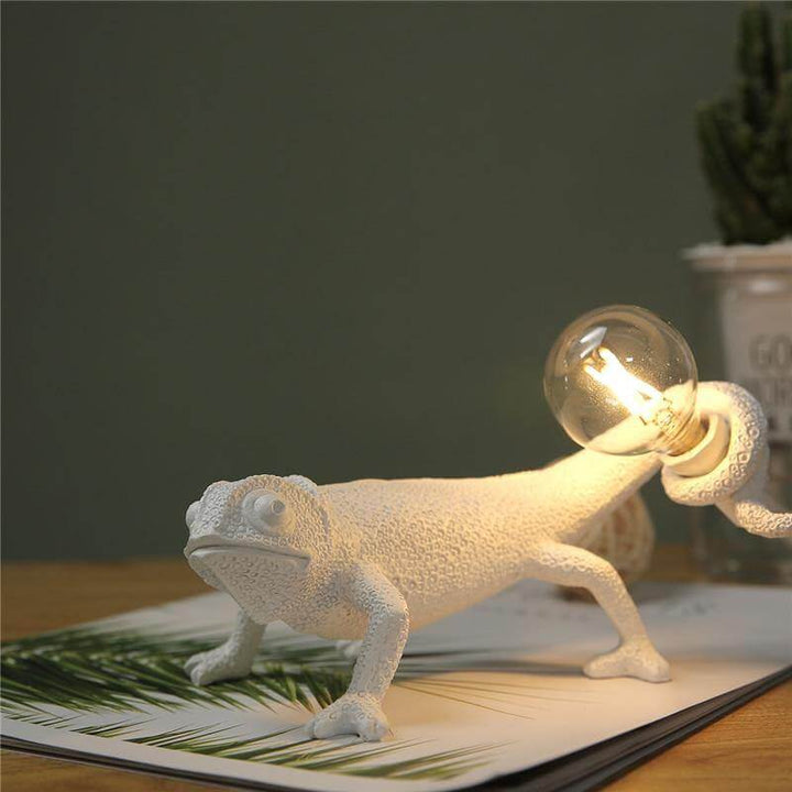 Nordic Modern Chameleon Cheetah Desk Lamp | Skanto