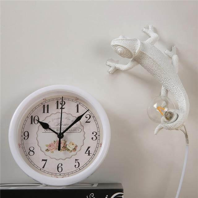 Nordic Modern Chameleon Lizard Desk Light | Skanto