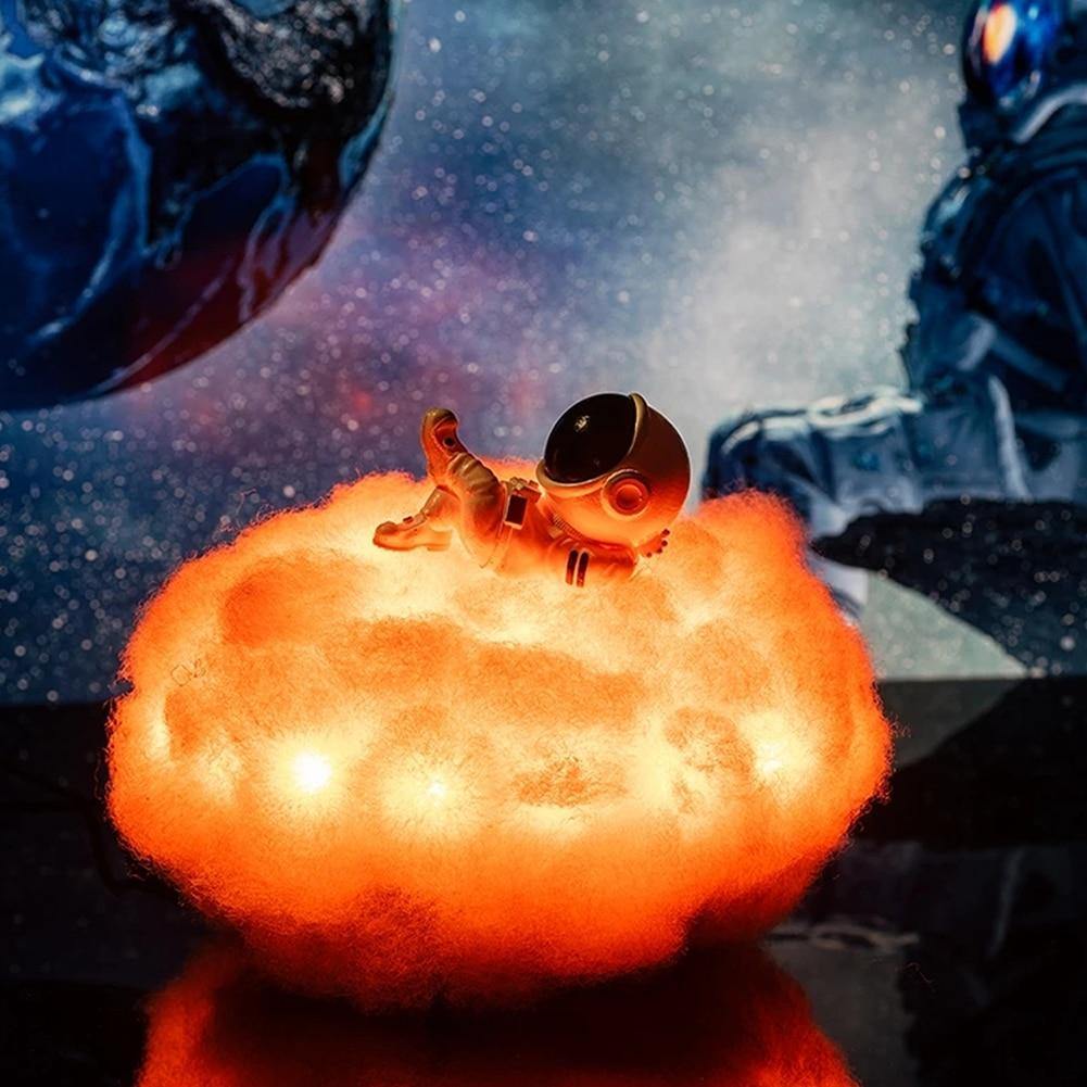 Astronaut Fargerike Skyer Nattlys