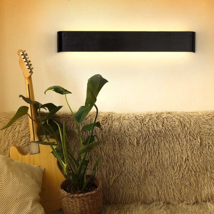 Skanto | Moderne LED Vegglampe – Slank Svart Aluminiumslys