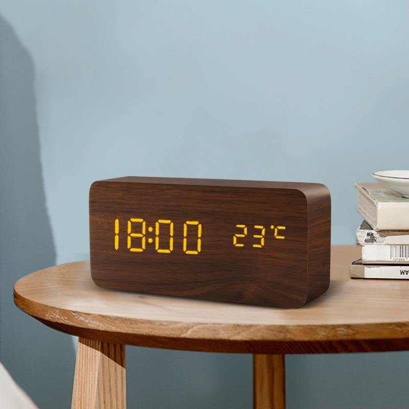 Skanto | LED Vekkerklokke i Tre Kubusform
