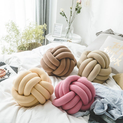 Knot Ball Cushion | Skanto