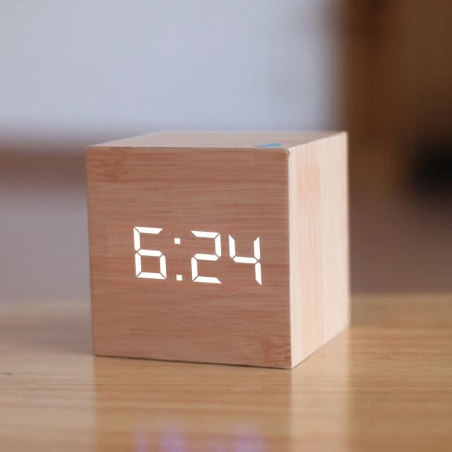 Skanto | Digital Firkanth LED Vekkerklokke