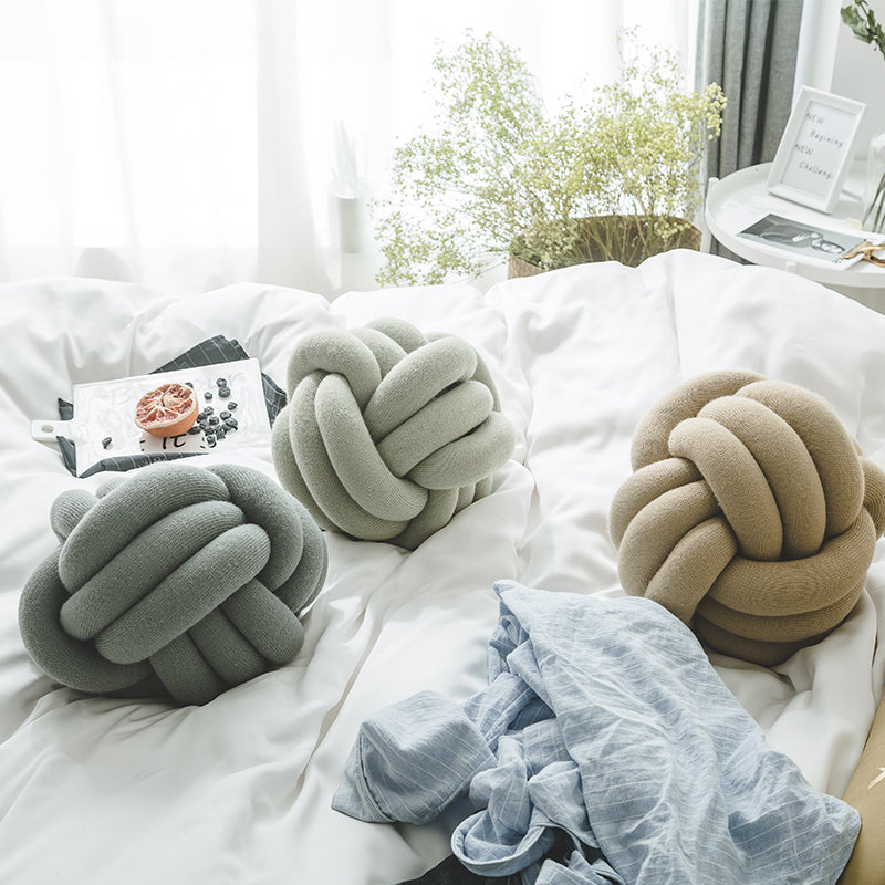 Knot Ball Cushion | Skanto