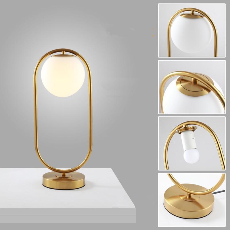 Skanto | Moderne Glasskule Bordlampe