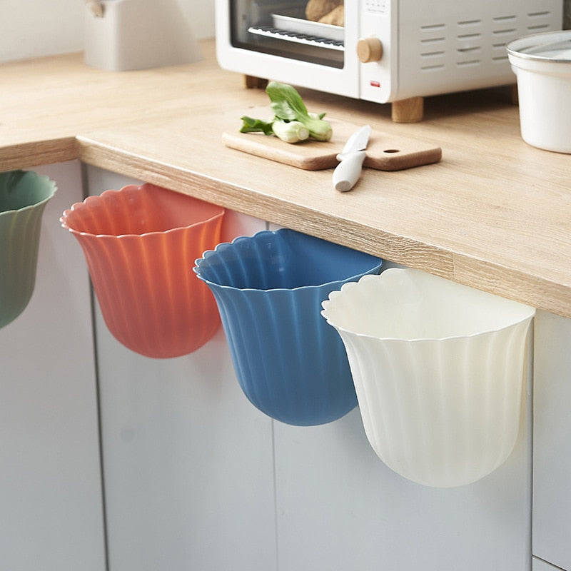 Nordic Flower Shape Hanging Trash Can | Skanto