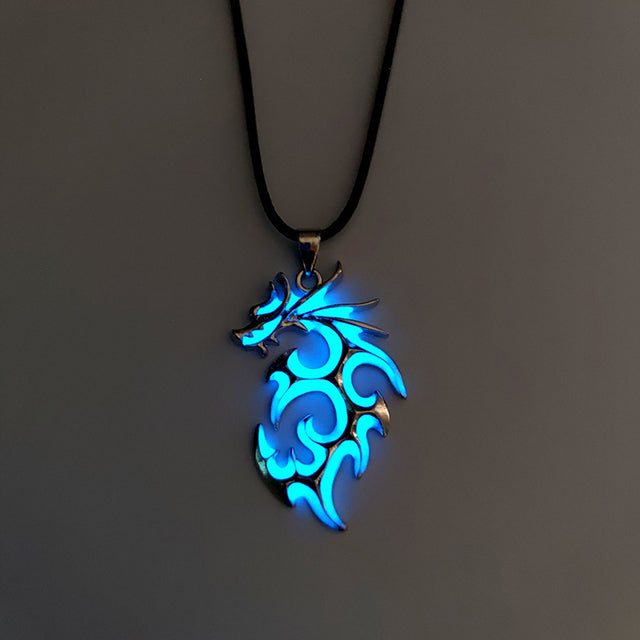 Skanto | Vintage Luminous Dragon Necklace