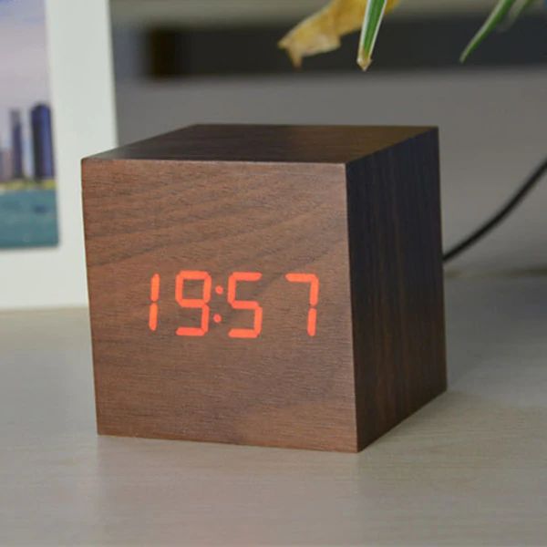 Skanto | Digital Clock Cube i moderne tredesign