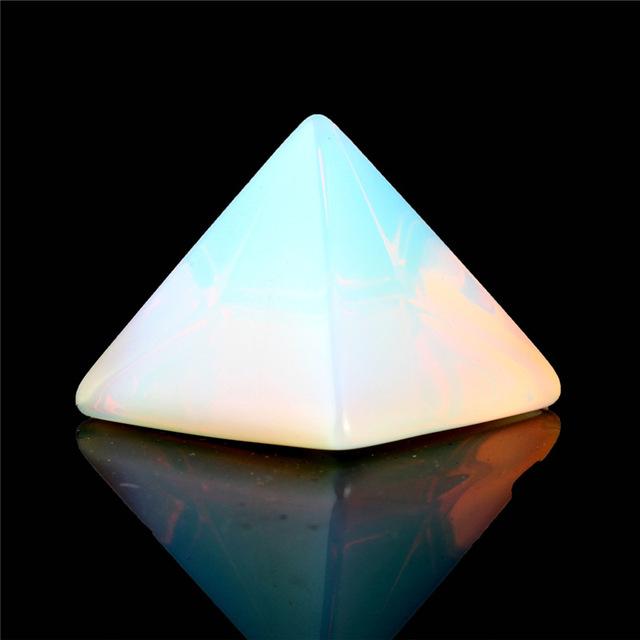 Pyramid Chakra Healing Reiki Crystal | Skanto