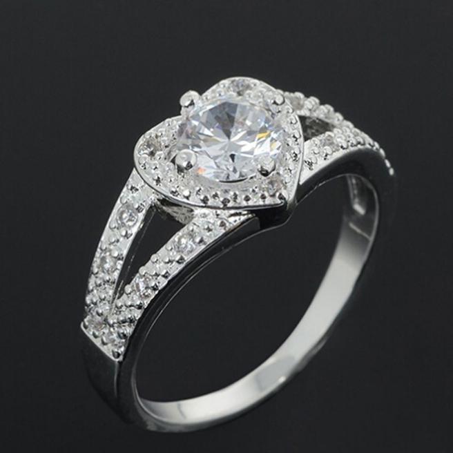 Sterling Silver Crystal Heart Ring | Skanto