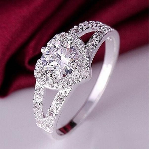 Sterling Silver Crystal Heart Ring | Skanto