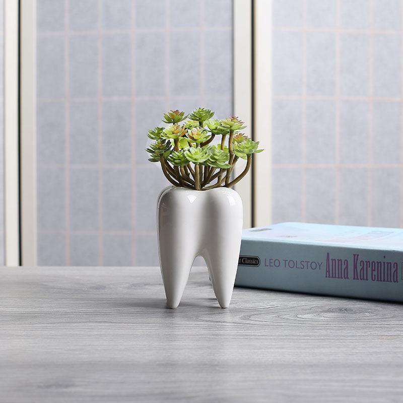 Skanto | Tannformet Hvit Keramikk Moderne Blomsterpotte