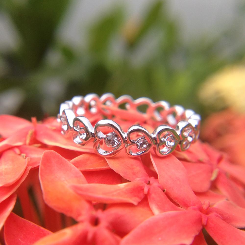 Crystal Heart Chain Ring | Skanto